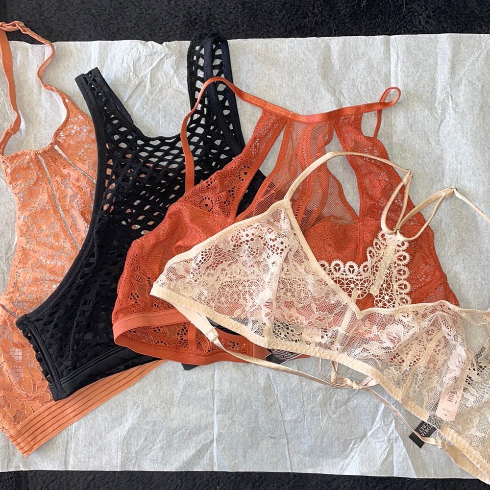 4 Very sexy Victoria’s Secret bralettes size M